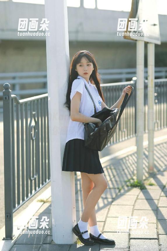 全球瞩目的Kang Inkyung新款迷你写真图集，带你感受不一样的视觉盛宴.txt